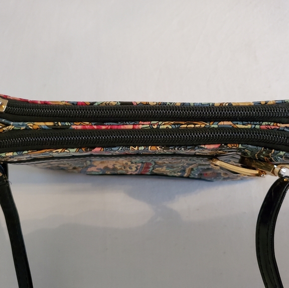 Selling Beautiful Floral Dual Zip Crossbody Purse - Picture 8 of 12